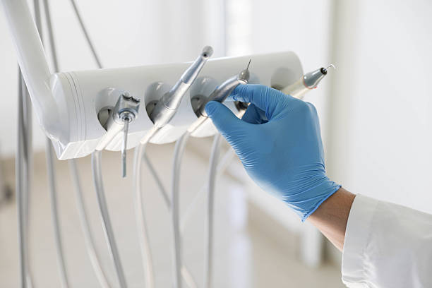 Professional Emergency Dentist technician working in Whitehorn Cove, OK